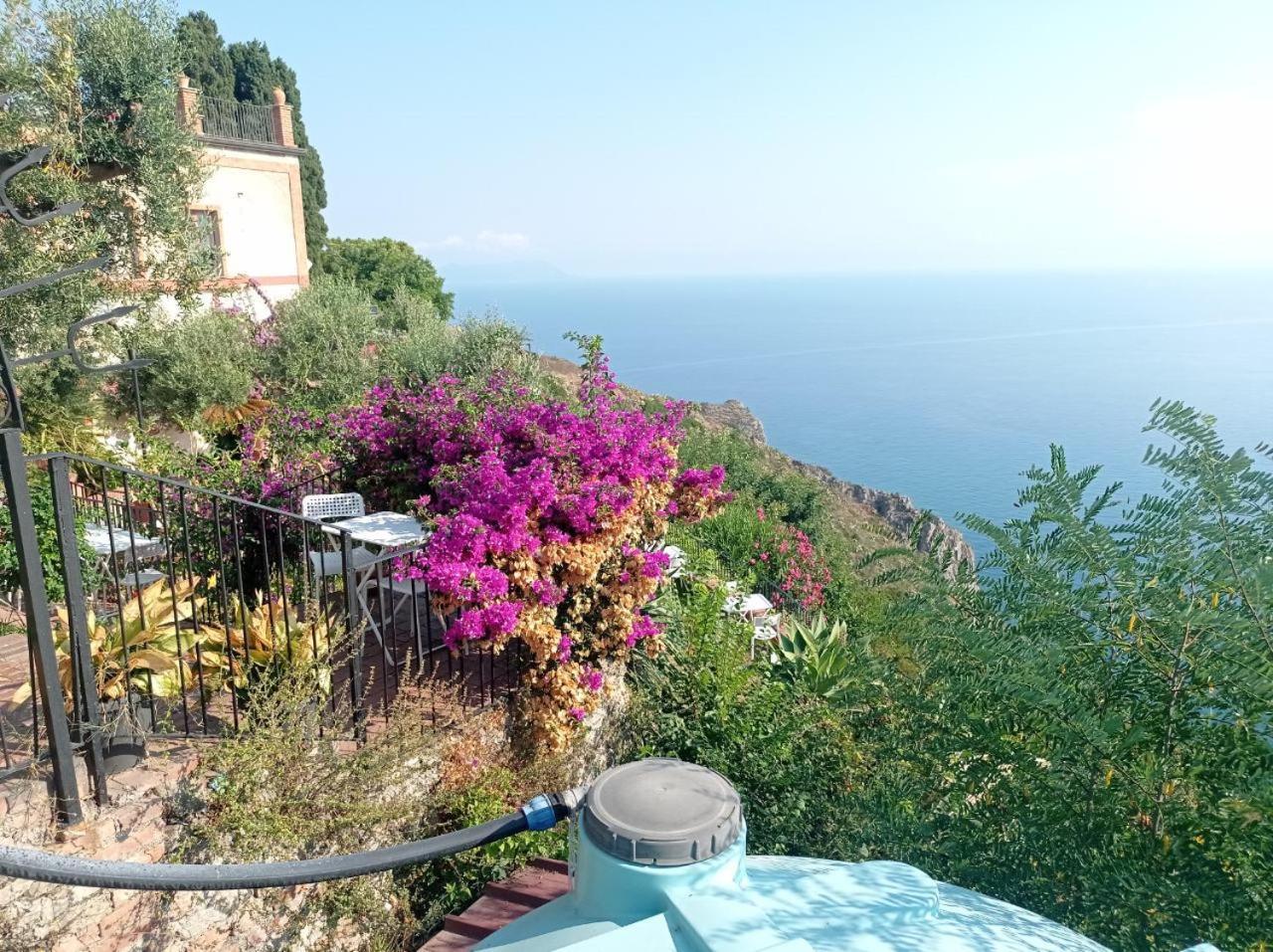 Willa Mansarda Con Terrazzo Vista Mare Oliveri Zewnętrze zdjęcie