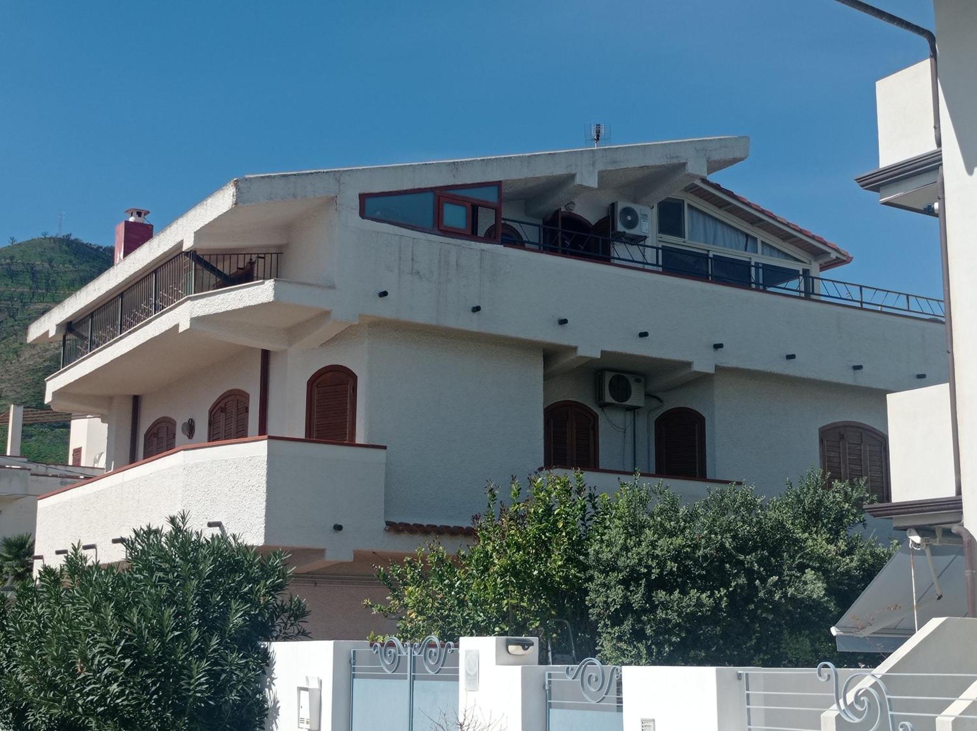 Willa Mansarda Con Terrazzo Vista Mare Oliveri Zewnętrze zdjęcie