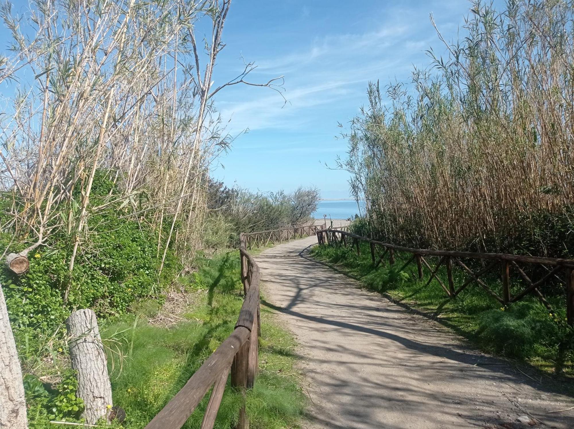 Willa Mansarda Con Terrazzo Vista Mare Oliveri Zewnętrze zdjęcie