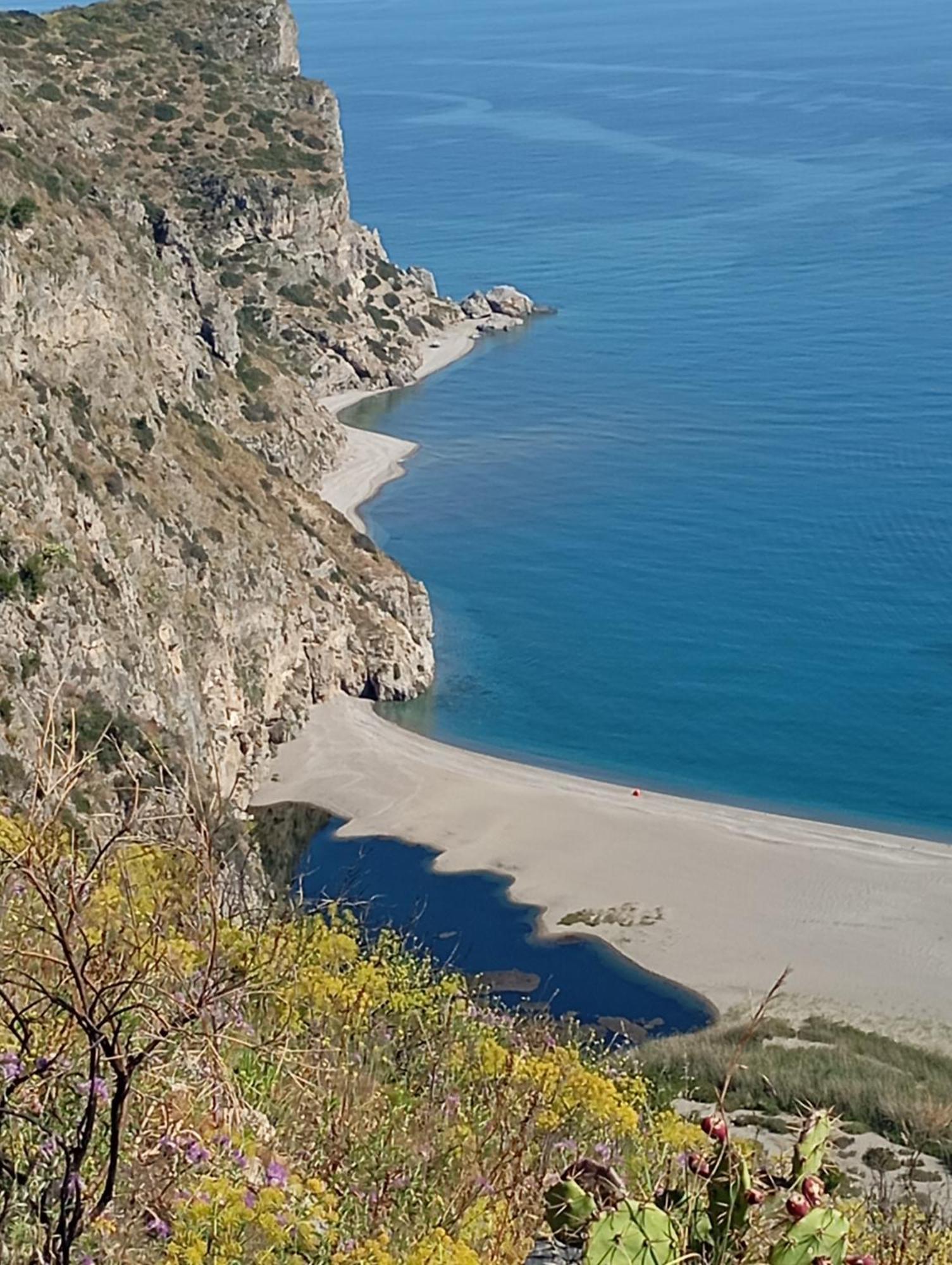 Willa Mansarda Con Terrazzo Vista Mare Oliveri Zewnętrze zdjęcie